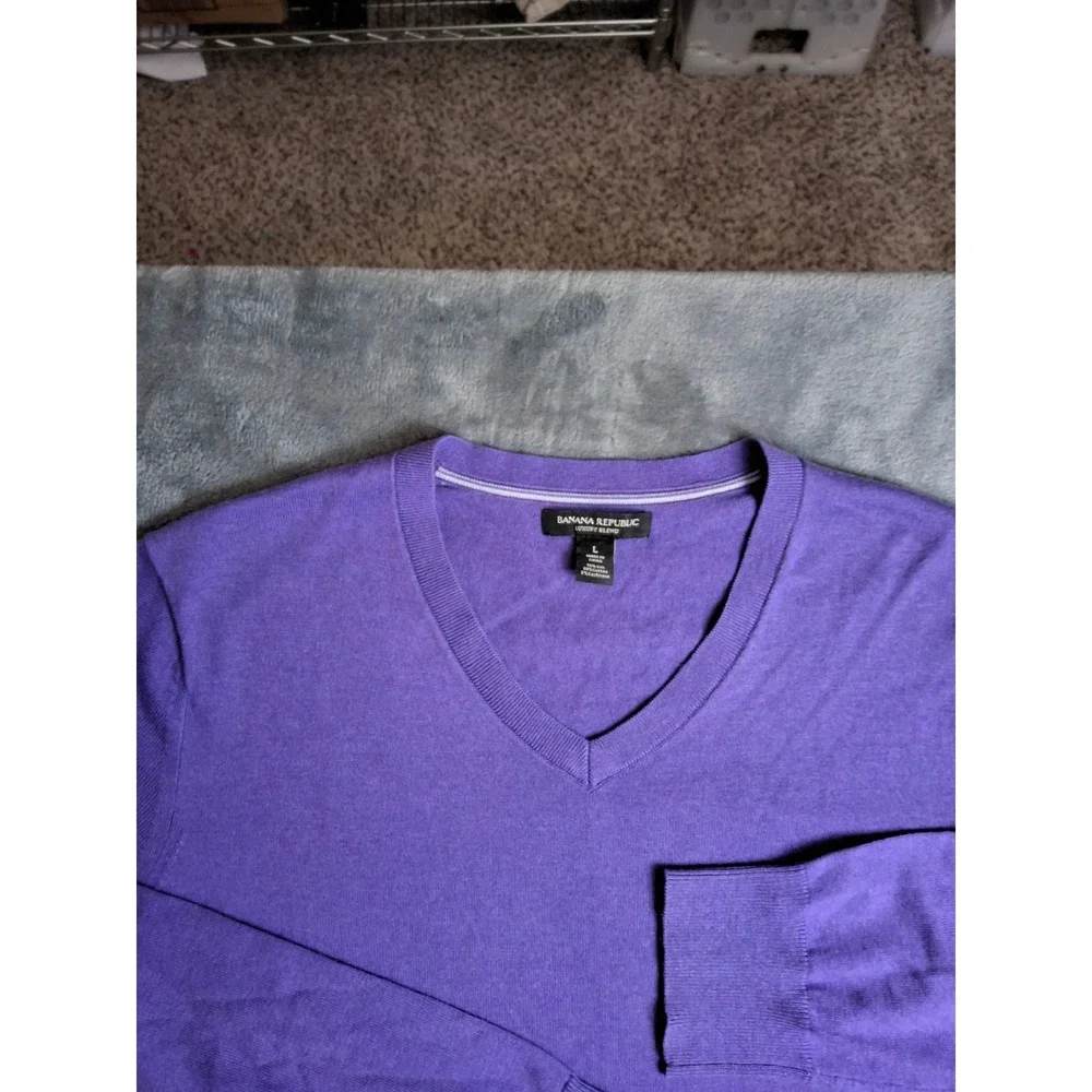 Banana Republic Luxury‎ Blend VNeck Sweater Mens Lg Purple Silk Cashmere/Cotton